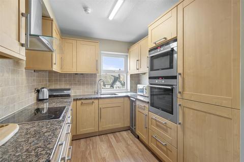 2 bedroom apartment for sale, The Grove, Ilkley LS29