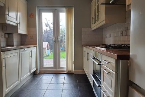 3 bedroom house to rent, Wickstead Avenue, Luton, LU4