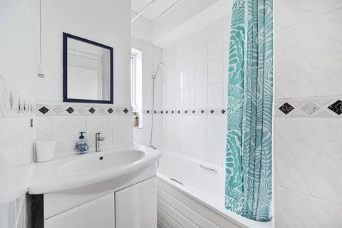 3 bedroom flat for sale, Goldington Street, St Pancras, London, NW1