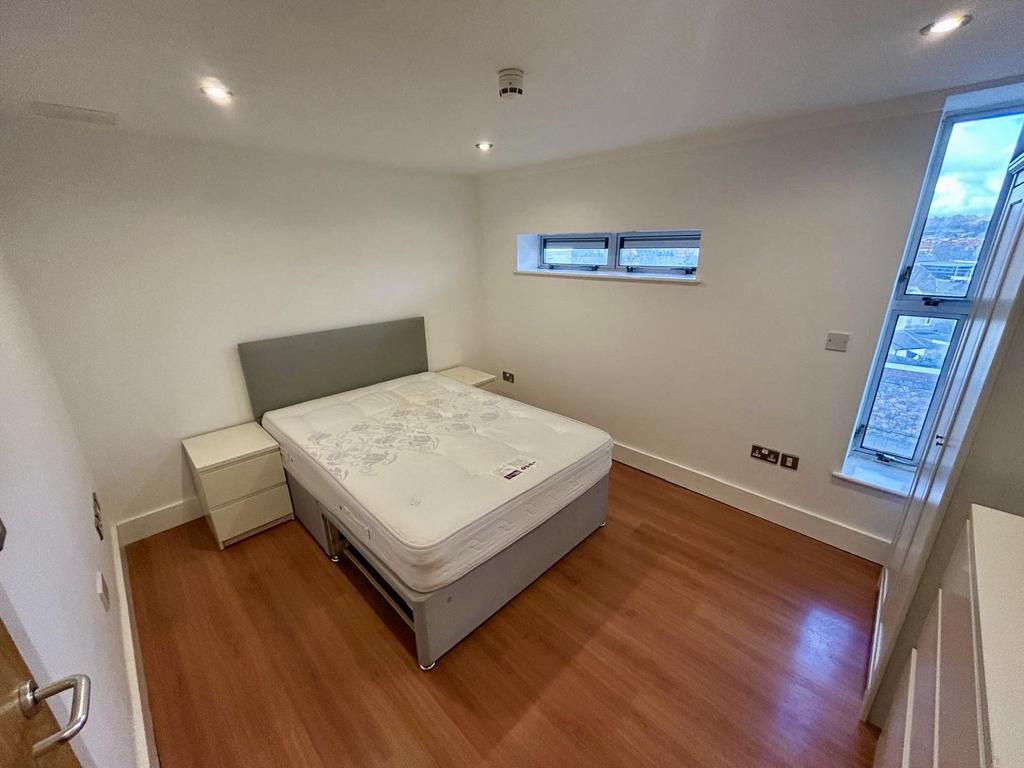 Apartment in Cardiff - View 2