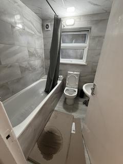 2 bedroom flat to rent, Lister Road, London E11