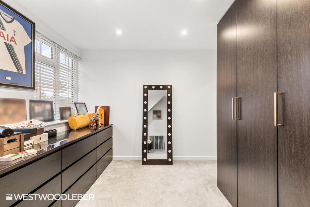 Taylors Avenue 37.jpg
