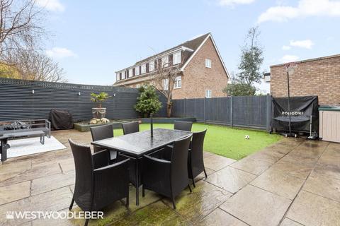 undefined, Taylors Avenue, Hoddesdon EN11