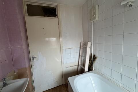 undefined, Lock Close, REDDITCH