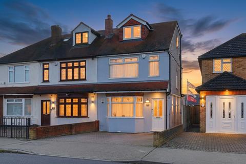 3 bedroom semi-detached house for sale, Harrow Crescent, Romford, RM3