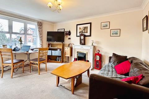 2 bedroom flat for sale, Belvedere Gardens, Benton, Newcastle upon Tyne, NE12