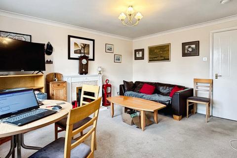 2 bedroom flat for sale, Belvedere Gardens, Benton, Newcastle upon Tyne, NE12