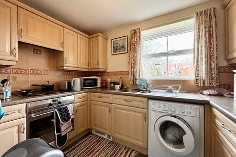 2 bedroom flat for sale, Belvedere Gardens, Benton, Newcastle upon Tyne, NE12