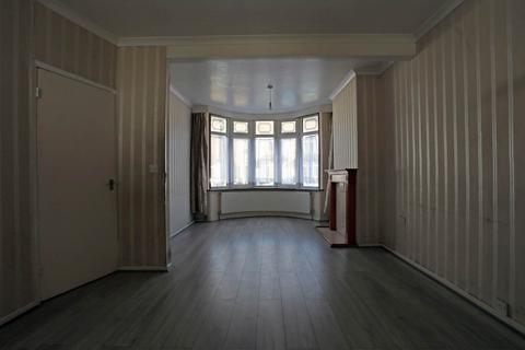 3 bedroom terraced house for sale, Sunningdale Road, Rainham