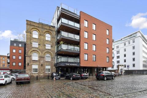 3 bedroom flat to rent, Oval Road, London NW1