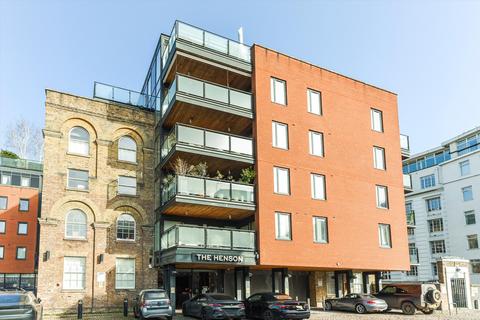 3 bedroom flat to rent, Oval Road, London NW1