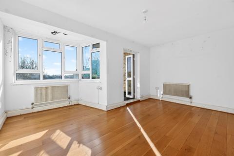 4 bedroom flat for sale, Chobham Gardens, London