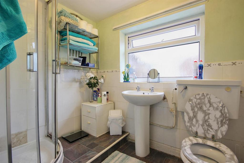 Shower room/w.c.