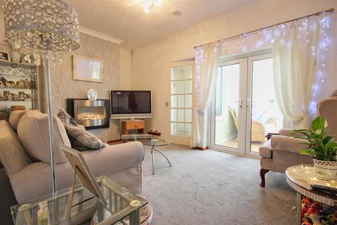 2 bedroom bungalow for sale, Stanley Avenue, Hornsea