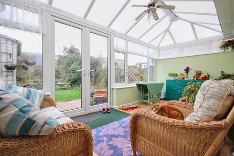2 bedroom bungalow for sale, Stanley Avenue, Hornsea