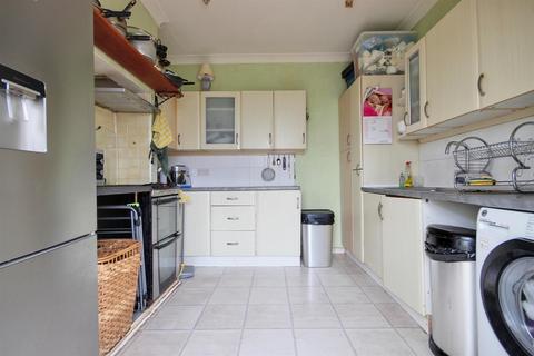 2 bedroom bungalow for sale, Stanley Avenue, Hornsea