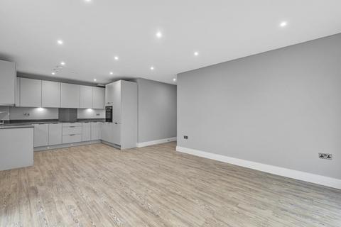 2 bedroom apartment to rent, Uxbridge Road