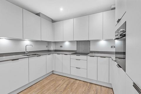 2 bedroom apartment to rent, Uxbridge Road