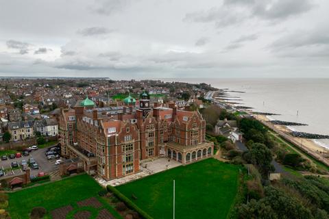2 bedroom retirement property for sale, Harvest House Cobbold Road, Felixstowe IP11