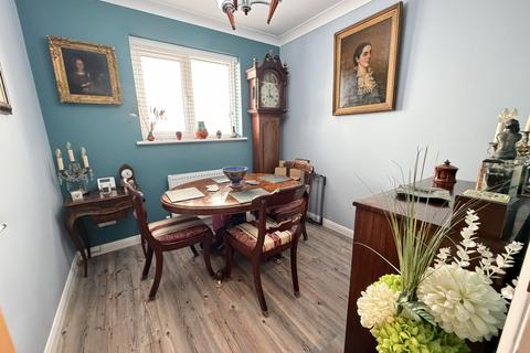 2 bedroom flat for sale, The Gables, 57 Tomline Road, Felixstowe IP11