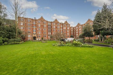 Lower Richmond Road, Putney, London, SW15