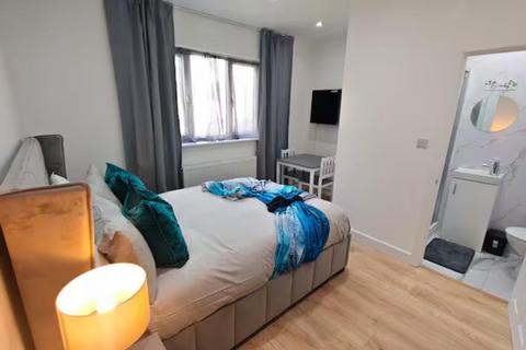 undefined, All Bills Included, Ensuite, Double Room, Cambridge Road, IG3