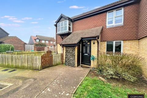 2 bedroom maisonette for sale, Abbots Court, Basildon