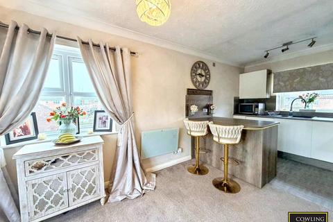 2 bedroom maisonette for sale, Abbots Court, Basildon
