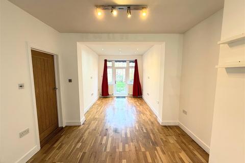 2 bedroom maisonette to rent, Woodland Way, Mill Hill, NW7