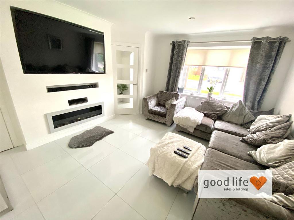 20260224 135202744 i OS28 AYLESDBURYDRIVE.jpg