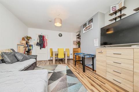 2 bedroom flat for sale, Cardiff Avenue, IPSWICH