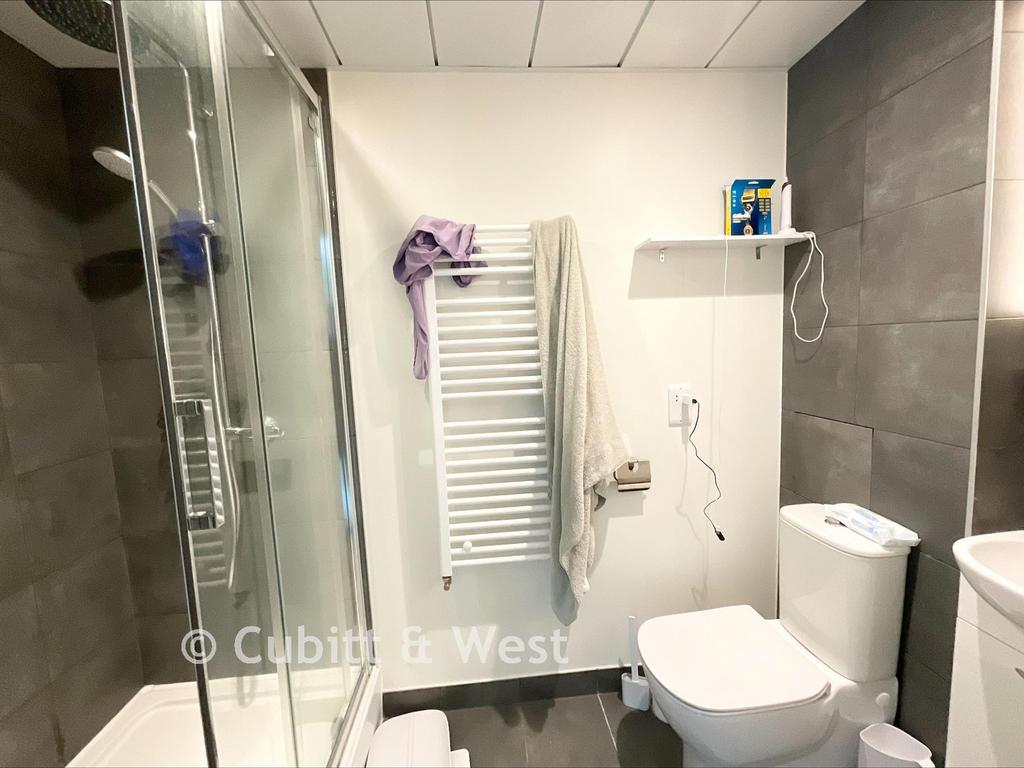 En-Suite 2