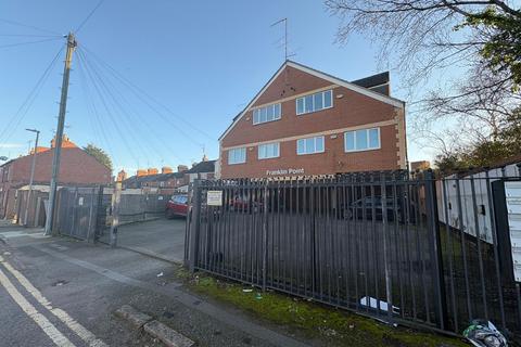 Weedon Road, NORTHAMPTON