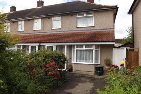 3 bedroom semi-detached house to rent, Cypress Grove, Ilford, IG6