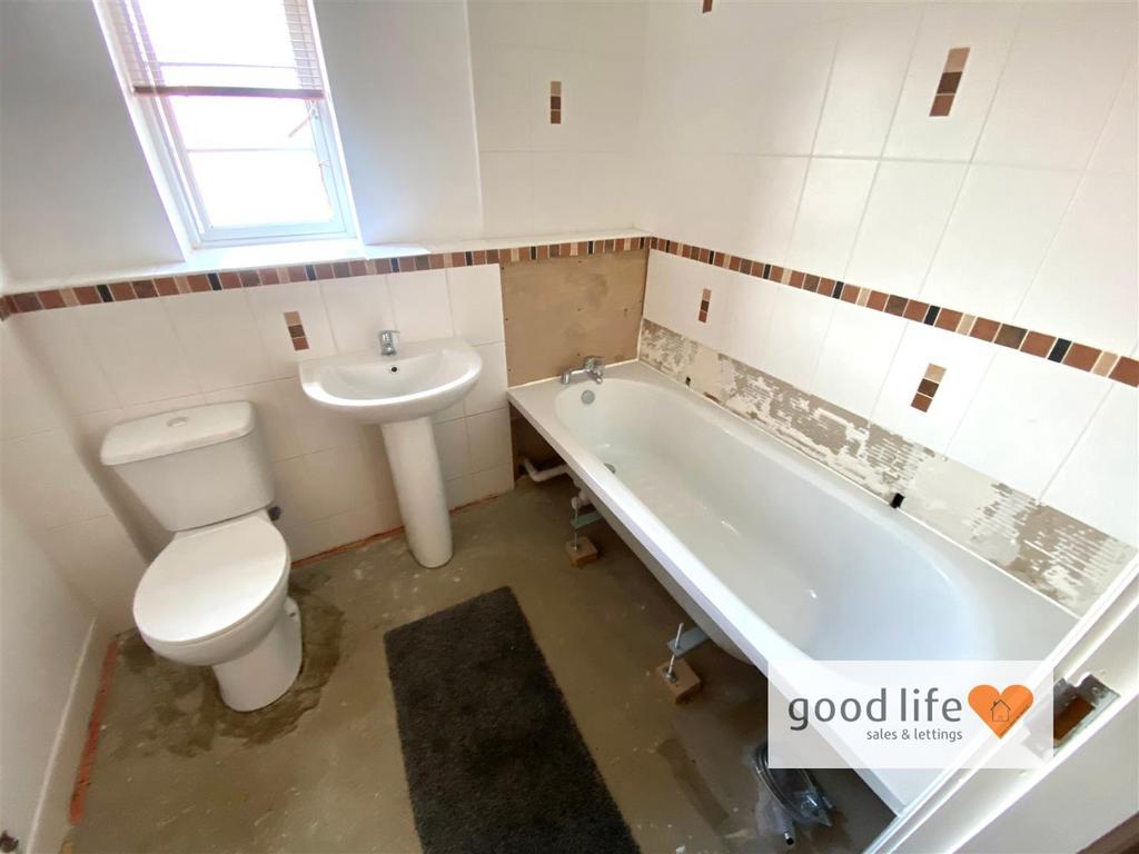 20260225 114503026 i OS129 AYLESFORDMEWS.jpg