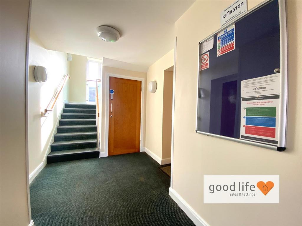 20260225 113925625 i OS129 AYLESFORDMEWS.jpg