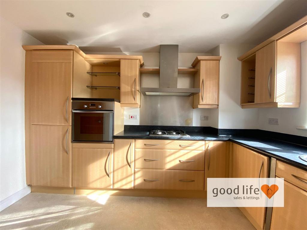 20260225 114405908 i OS129 AYLESFORDMEWS.jpg