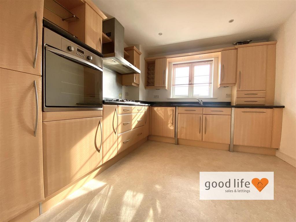 20260225 114307554 i OS129 AYLESFORDMEWS.jpg