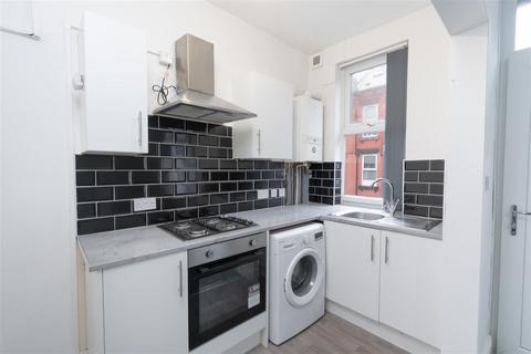 2 bedroom terraced house for sale, Moorfield Grove, Leeds LS12