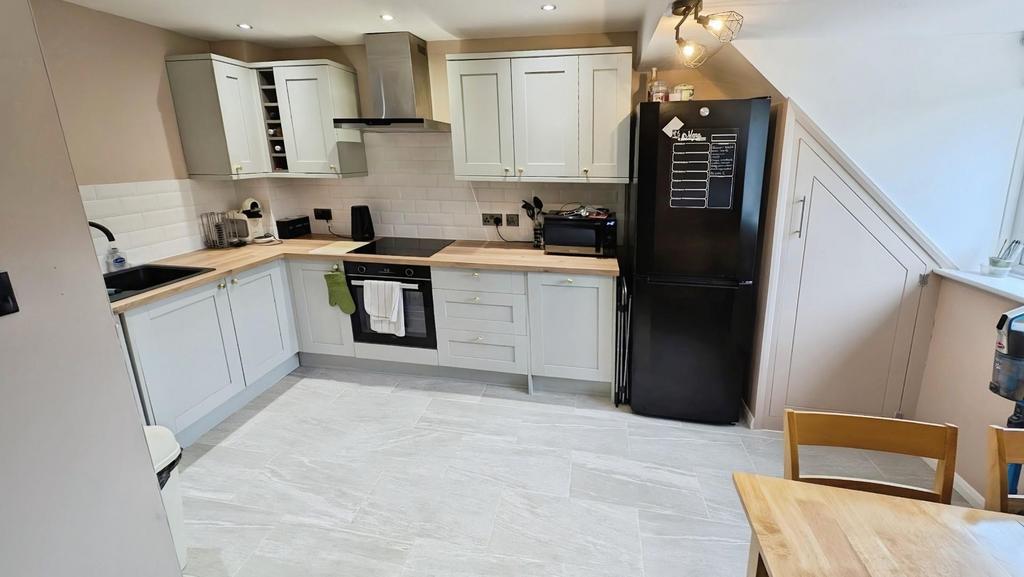 24 Hayleaze kitchen a.jpg