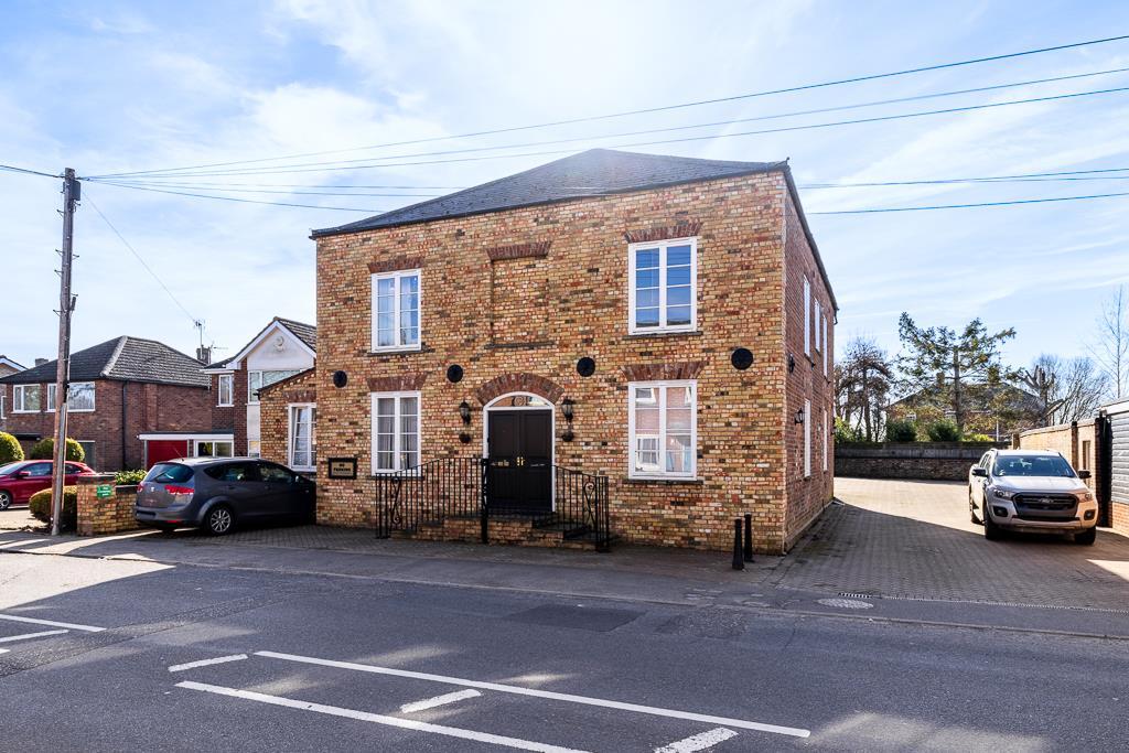 62 A High Street (Gosberton)-1.jpg