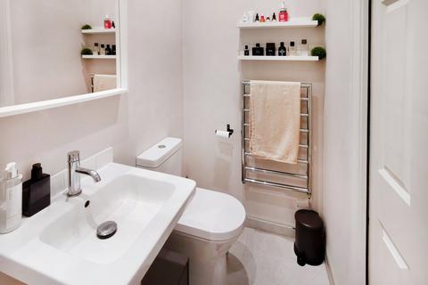 1 bedroom flat to rent, Upper Richmond Road West, East Sheen, London