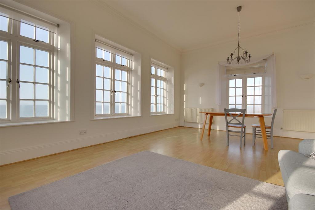 Living room 2.jpg