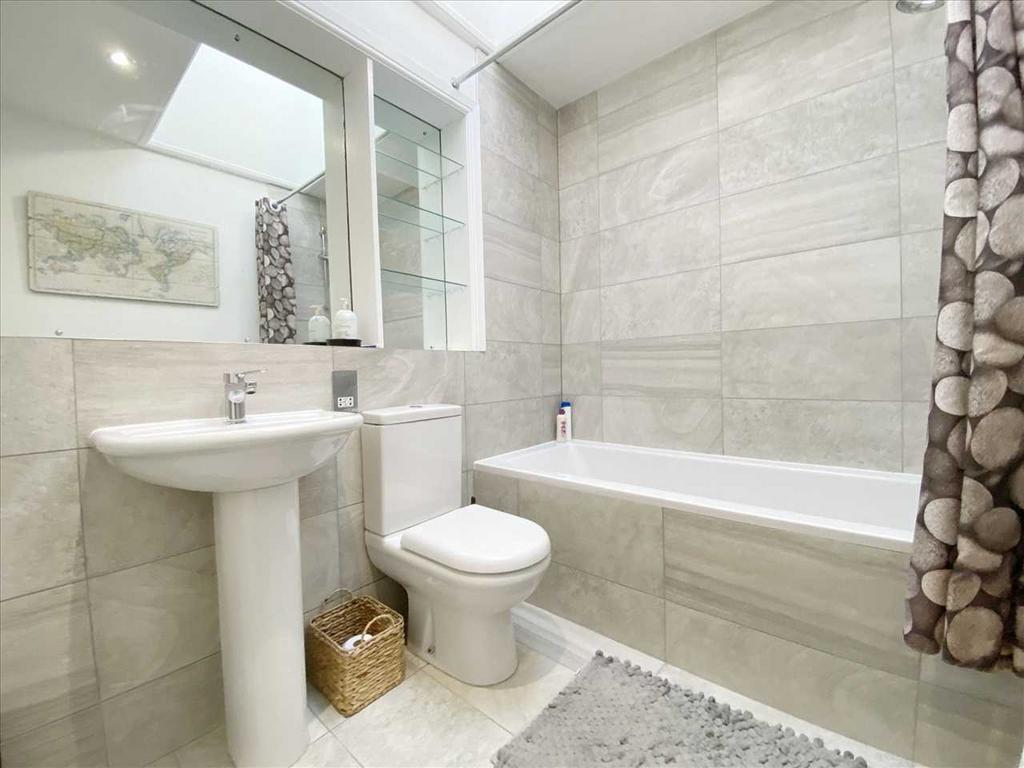 Family Bathroom: