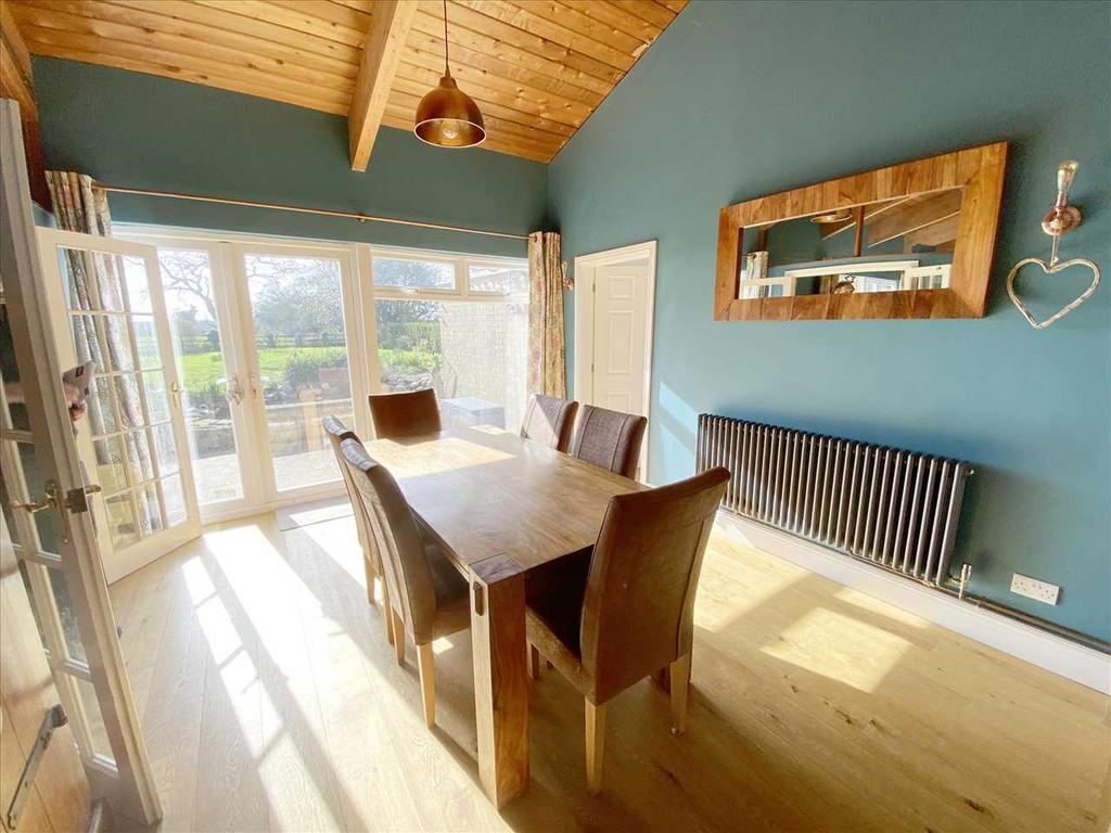 Dining Room: