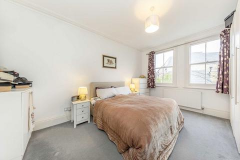 2 bedroom flat to rent, Prince Of Wales Drive, London SW11