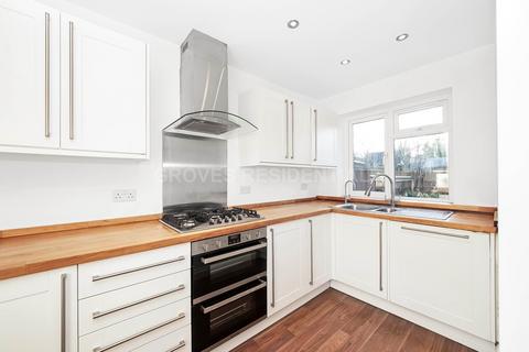 3 bedroom semi-detached house for sale, Barnsbury Close, New Malden
