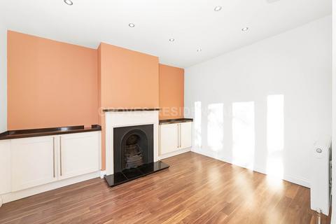 3 bedroom semi-detached house for sale, Barnsbury Close, New Malden