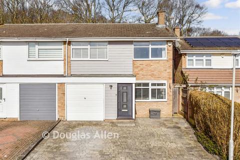 3 bedroom end of terrace house for sale, Dedham Close, Billericay, Essex