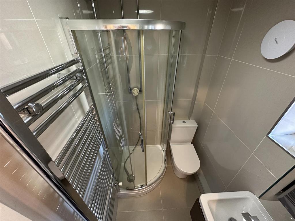 Shower Room.jpg